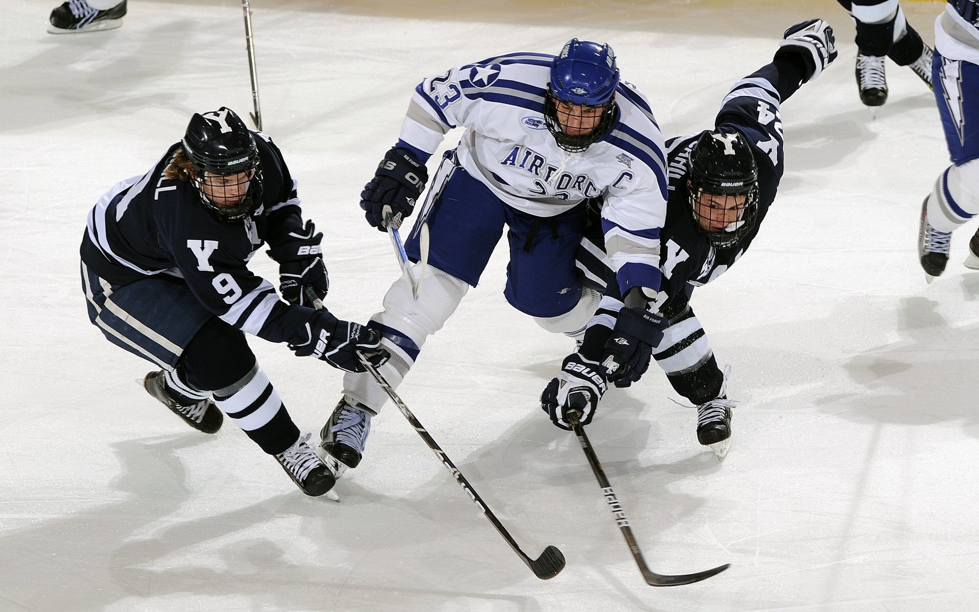英超“金童”崭露头角，引领年轻球员崛起潮流，英超金靴奖最年轻球员
